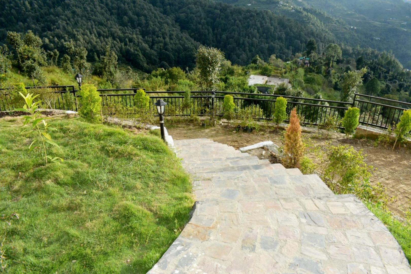 Rega Manivedya The Jungle Trail Resort Mukteshwar Eksteriør billede
